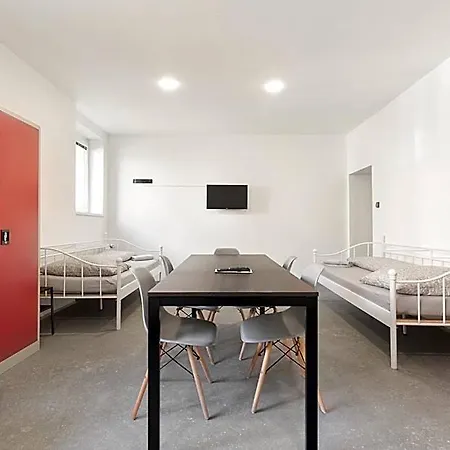 Hostel Na Salamoune